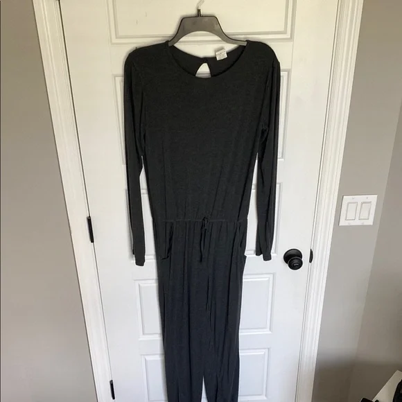 Gray Relaxed Fit Jumpsuit with Elastic Waistband - Picture 2 of 11